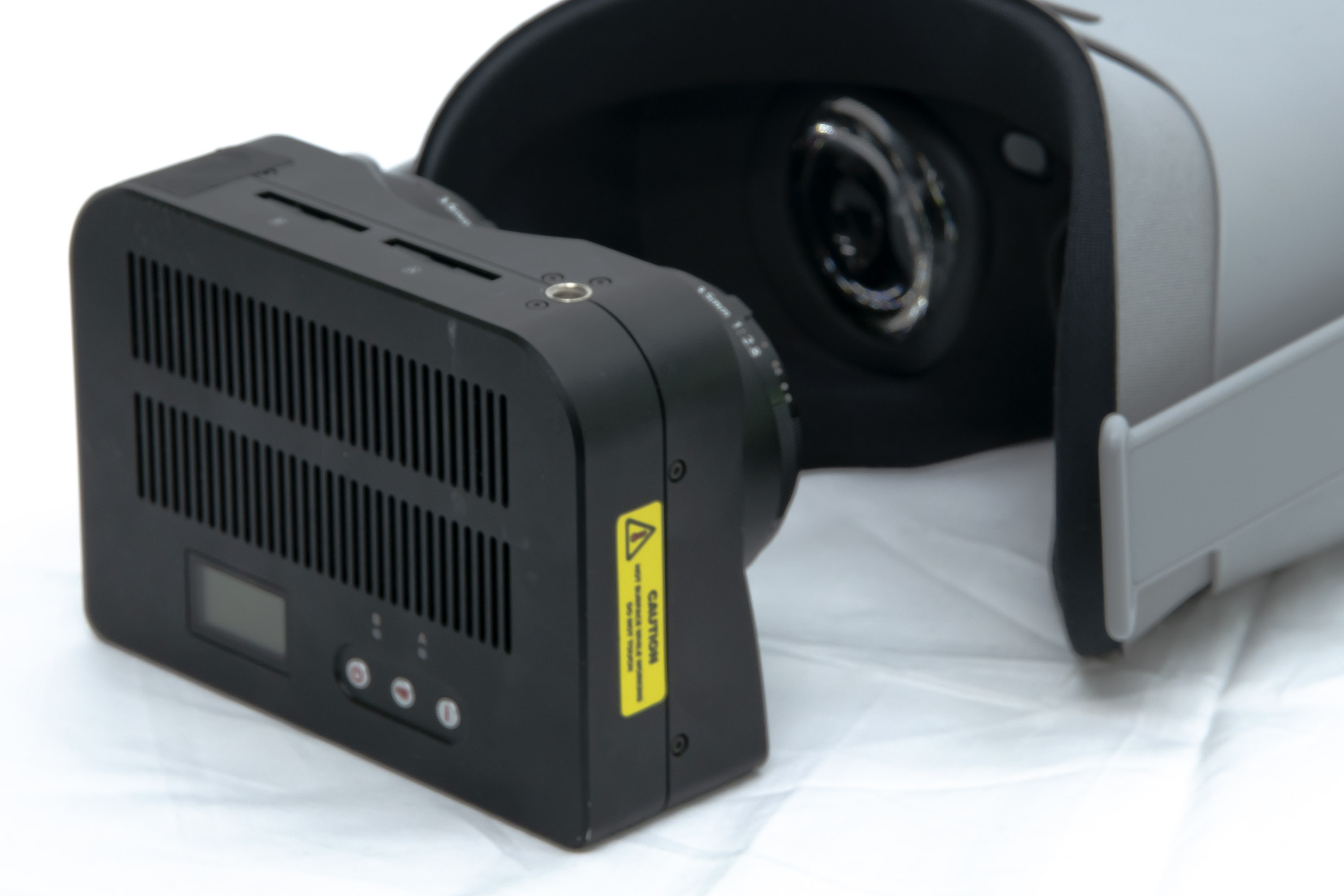 180度vrカメラz Cam K1 Proの使い方 レビュー 実際に撮影してvr180フォーマットに変換 Hmdでの視聴を検証 Jouer ジュエ株式会社 8k 16kの空撮 360度vr撮影を提供